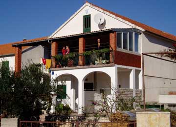  : BIOGRAD
