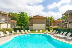 LES TERRASSES DU LAC