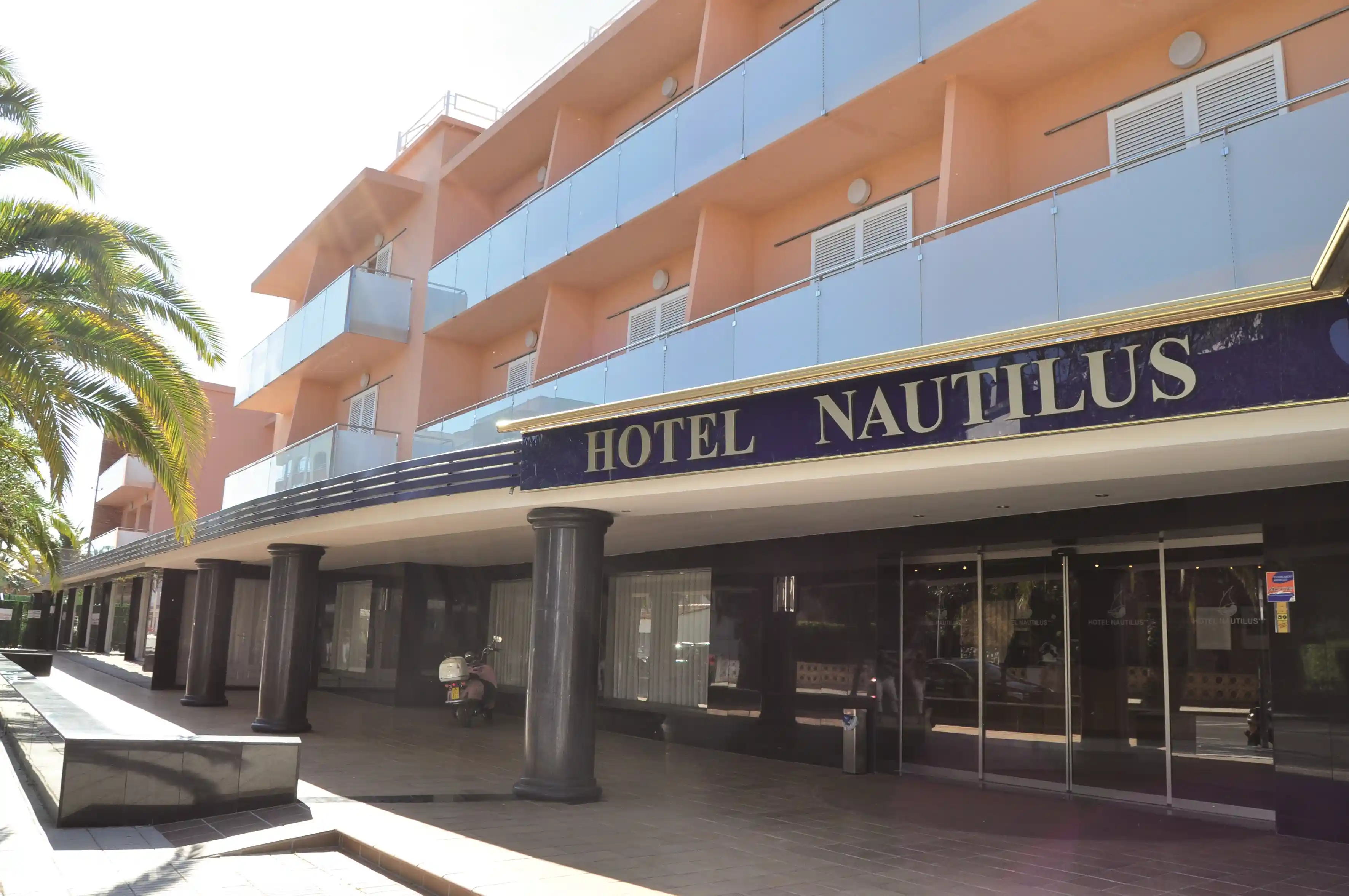 Lagrange Vacances®  - Rosas - Hotel Nautilus