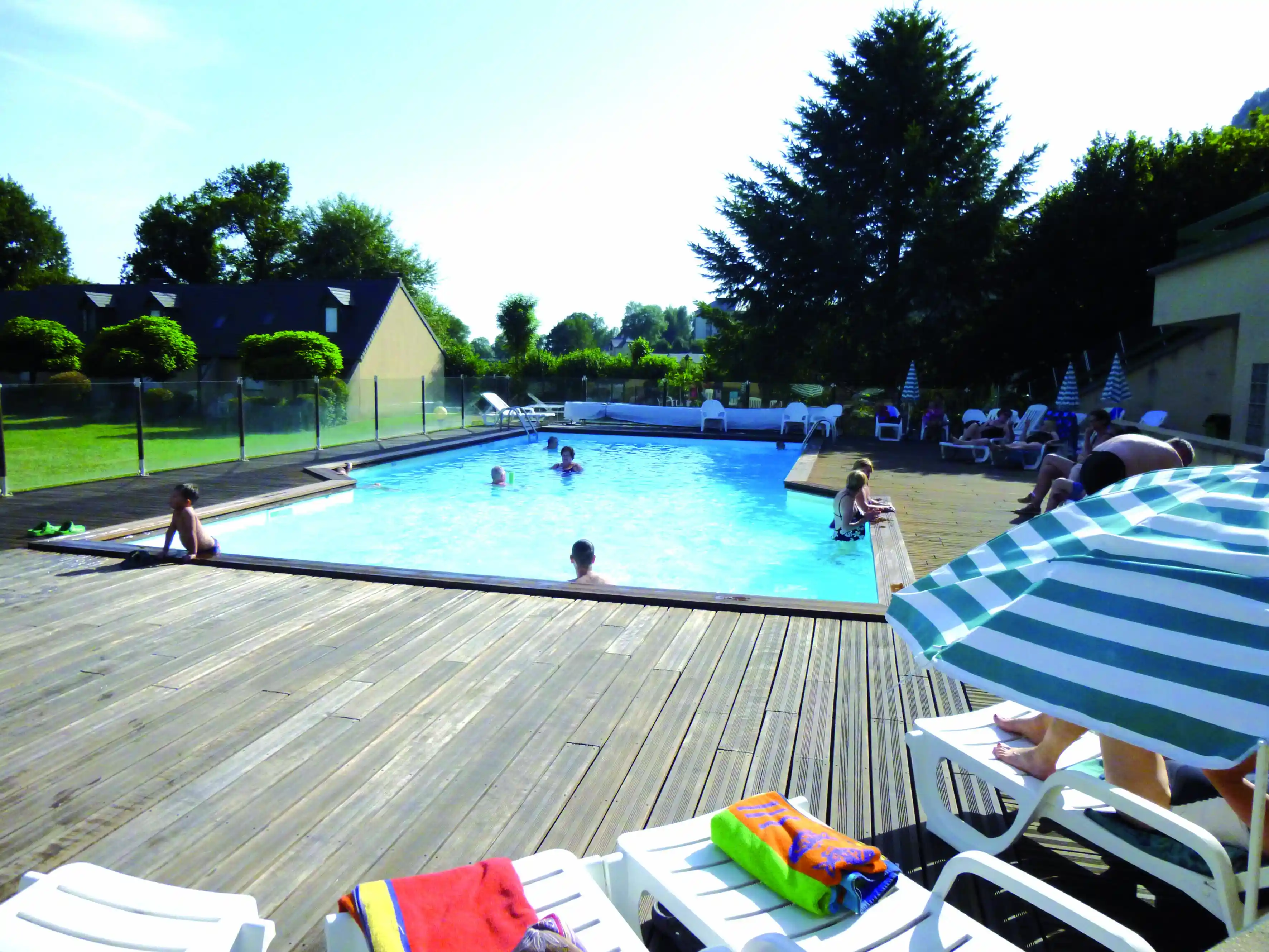 Lagrange Vacances®  - Vic-sur-Cere - HOTEL LE FAMILY