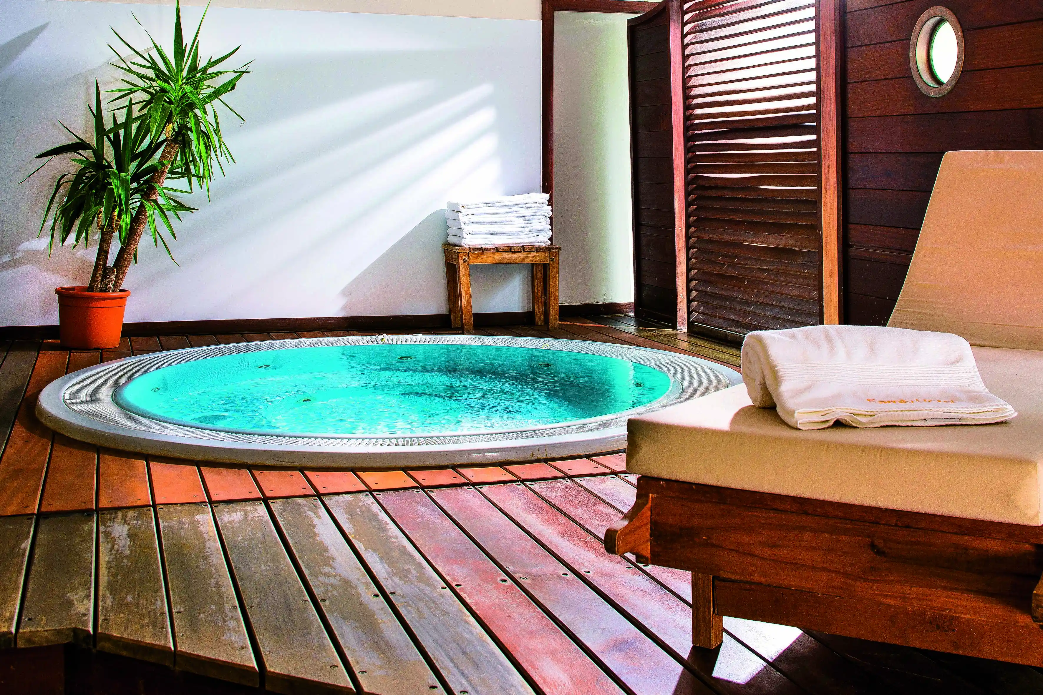 Lagrange Vacances®  - Vic-sur-Cere - HOTEL LE FAMILY