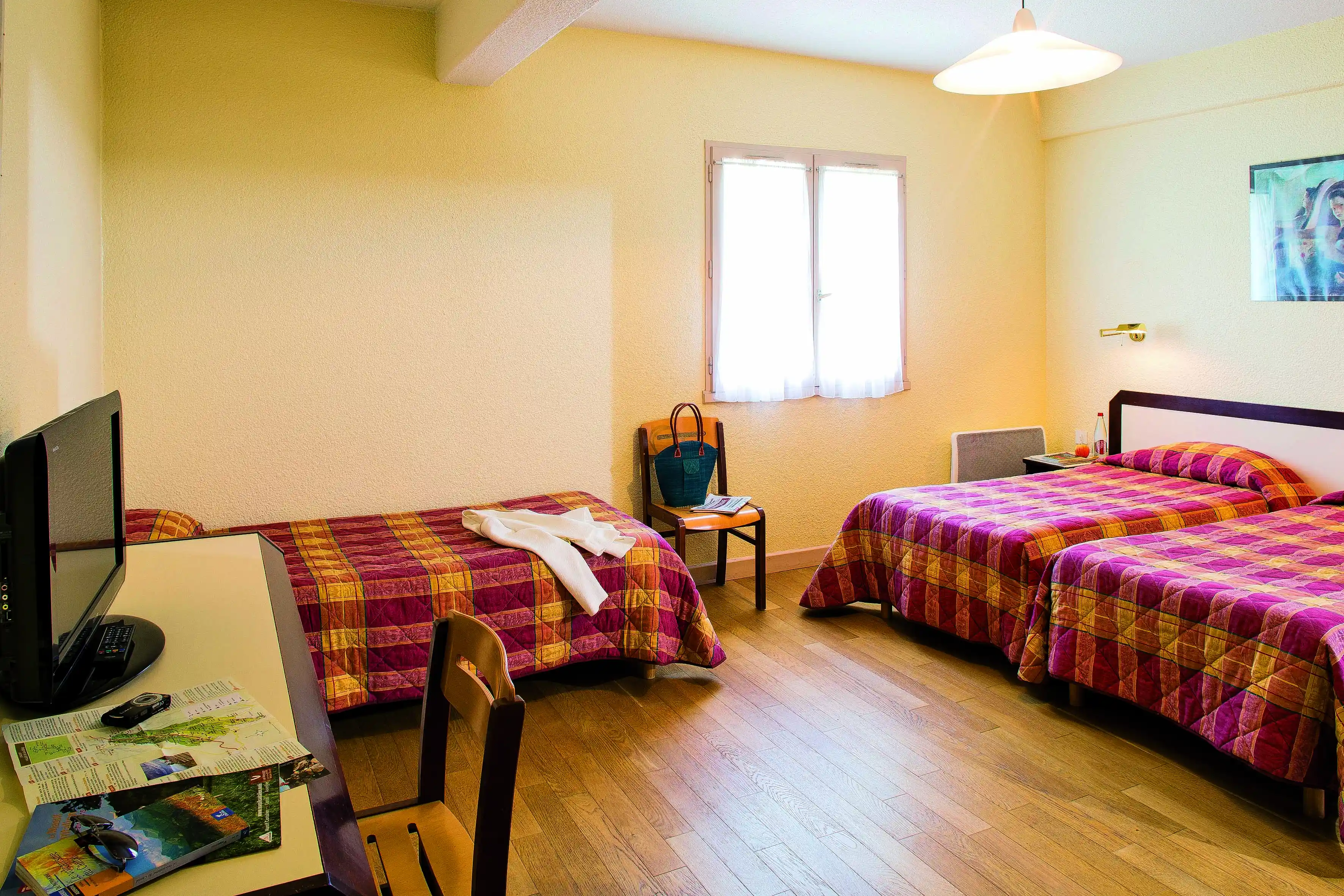 Lagrange Vacances®  - Vic-sur-Cere - HOTEL LE FAMILY