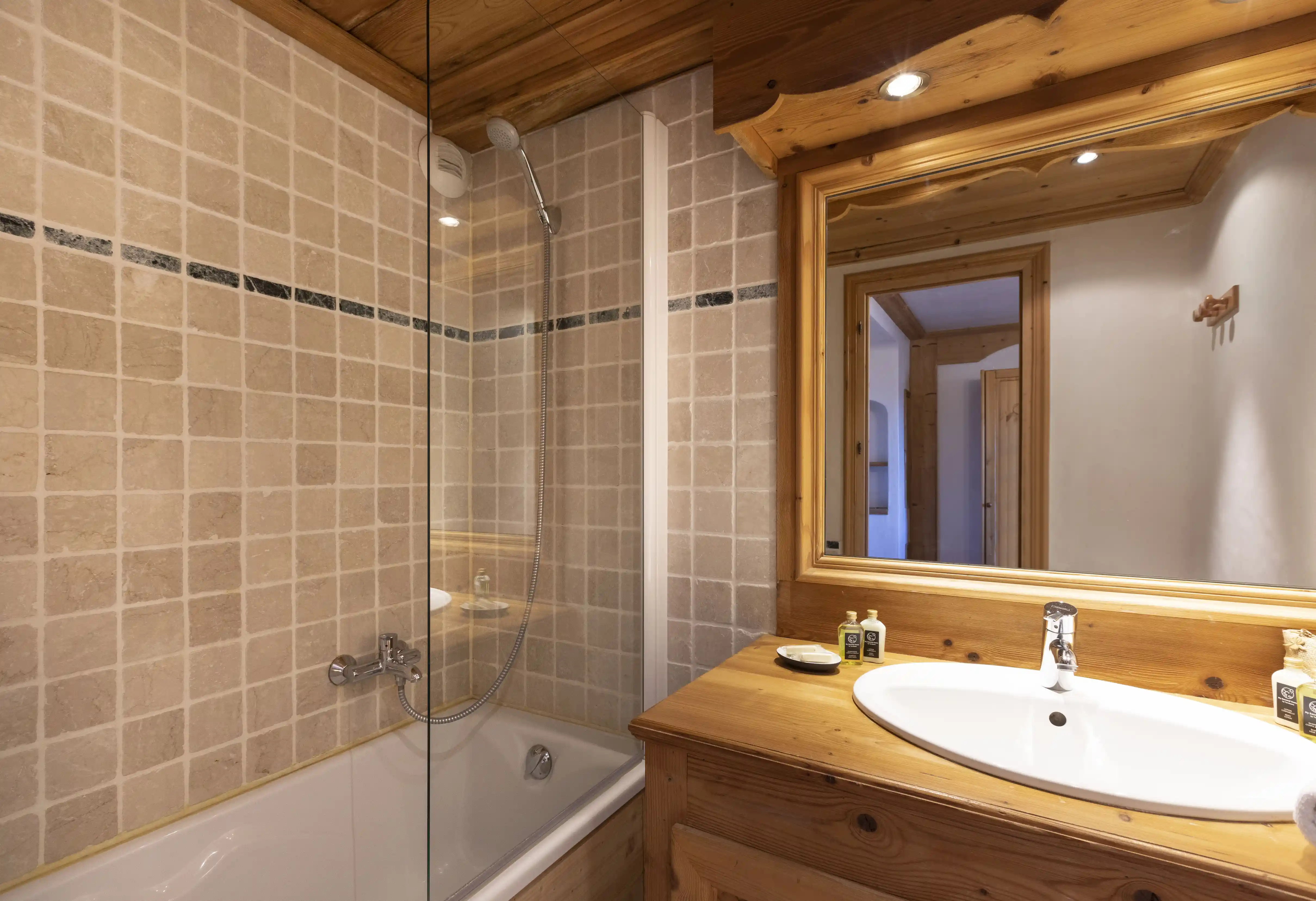 Lagrange Vacances&reg;  - Courchevel - Hotel les Cascades