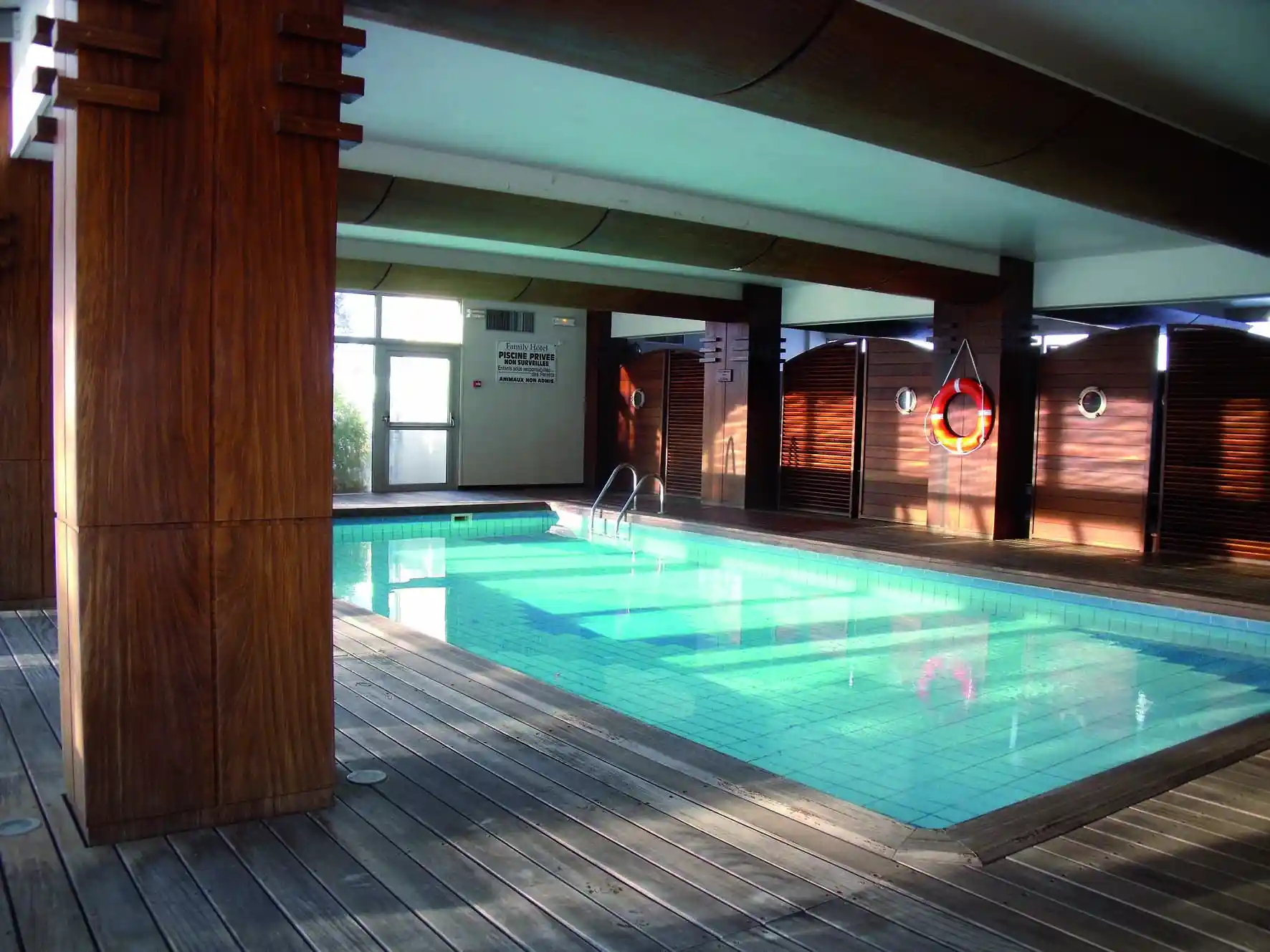 Lagrange Vacances®  - Vic-sur-Cere - Hotel le Family