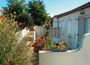CHARENTE-MARITIME/ VENDEE - LES MAISONS DE SAINT-GEORGES