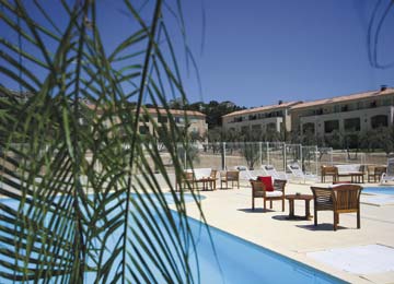 Location - Louer Provence / Arriere-Pays Baux de Provence / le Paradou Le Domaine de Bourgeac