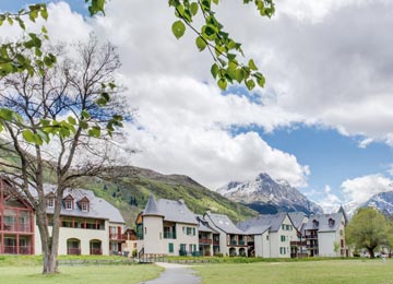 France - Pyrénées - Loudenvielle - Résidence les Jardins de Balnéa