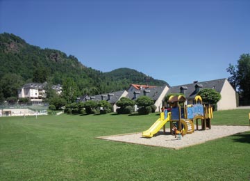 France - Auvergne - Vic sur Cère - Complexe Hôtelier Le Family